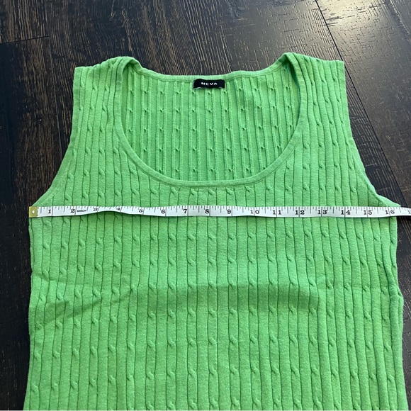 Neva | Green sleeveless camisole - Picture 3 of 5